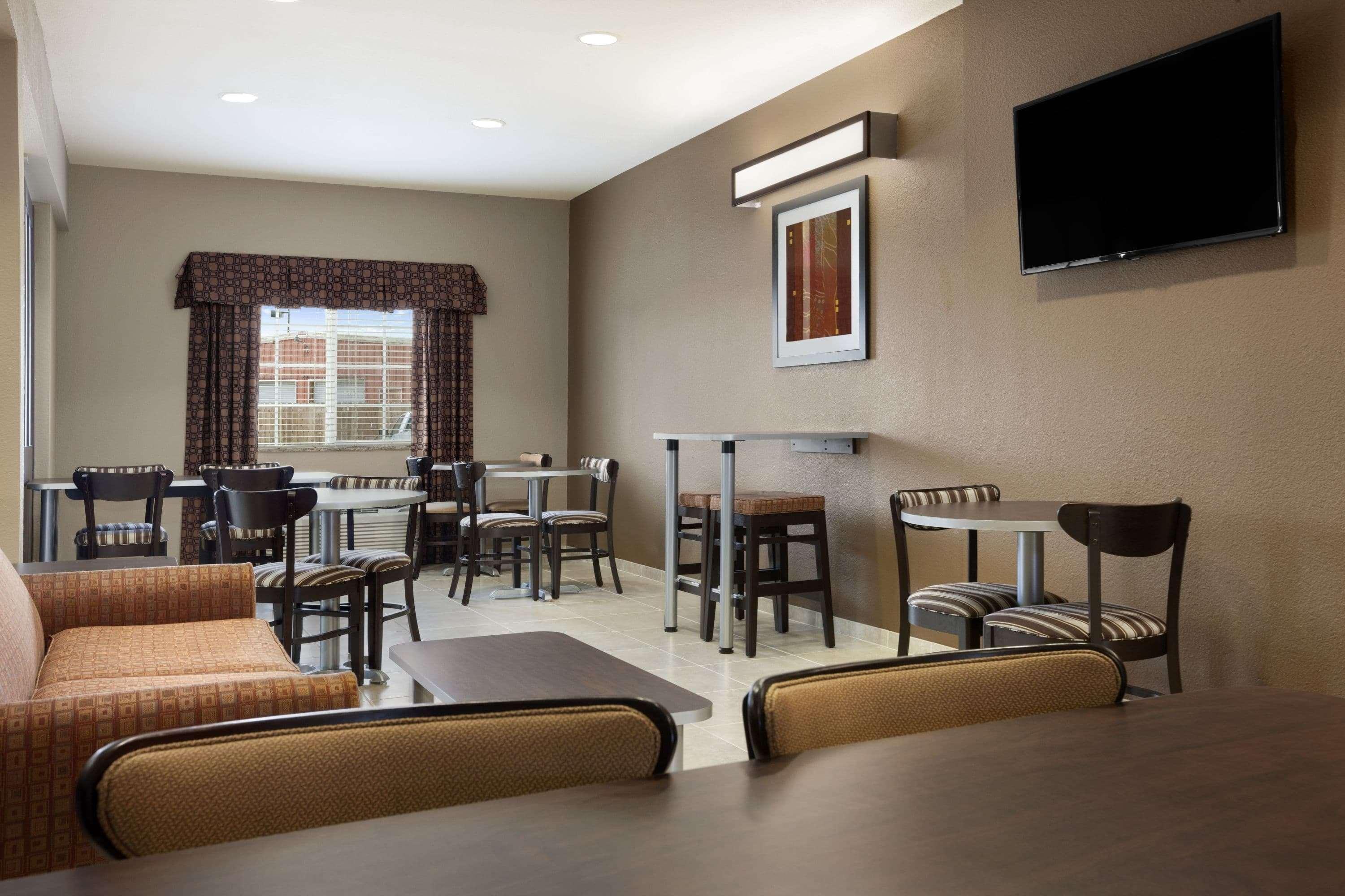 Microtel Inn & Suites Kenedy Exterior foto